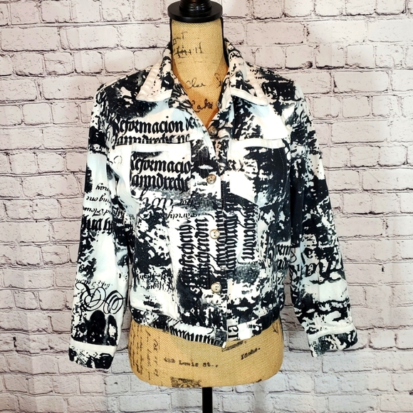 Cynthia Max Jackets & Blazers - Cynthia Max White and Black Denim-Style Jacket Size M